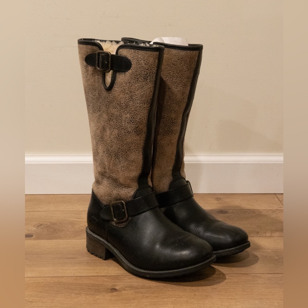 UGG W Chancery Women's Tall Sheepskin Moto Boots